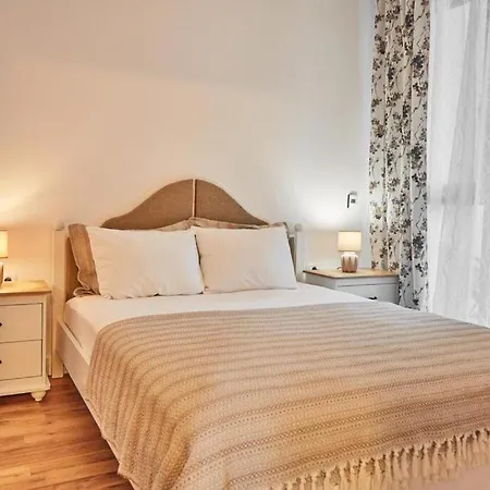 Black & White Lofts Onix Blue Mamaia דירה